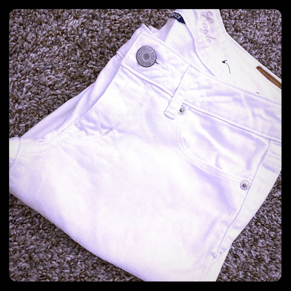 ✨WHITE SKINNY MID RISE AE JEANS✨